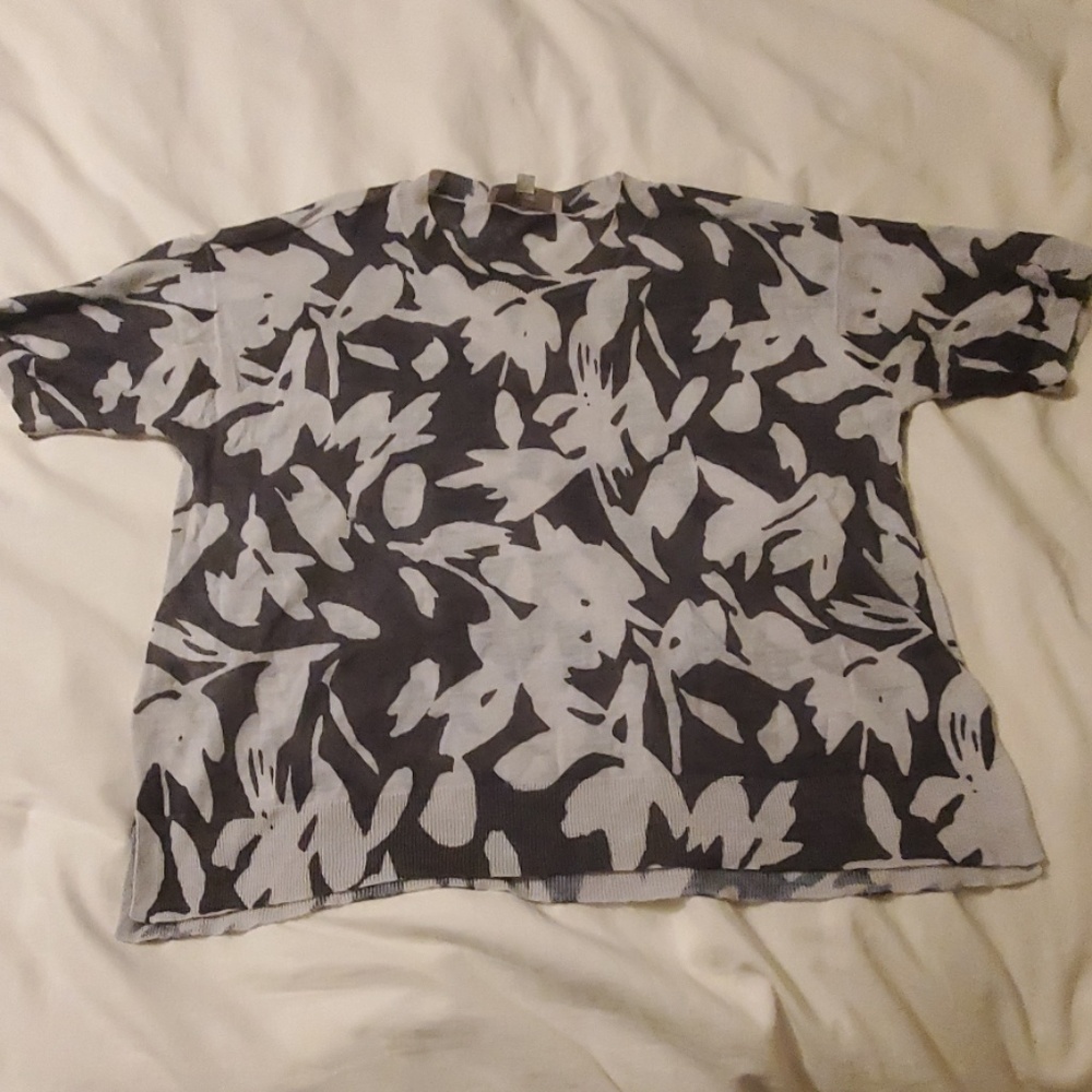 LOFT short sleeve sweater. Size medium.
